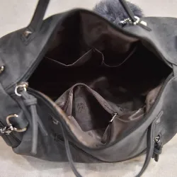 Sac vintage en cuir nubuck avec rivets / pompon fourrure