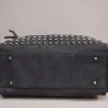 Sac vintage en cuir nubuck avec rivets / pompon fourrure