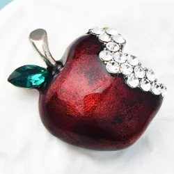 Broche pomme - avec strass