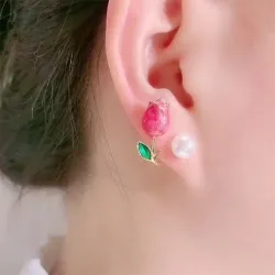 Tulipe / perle - boucles d'oreilles clous
