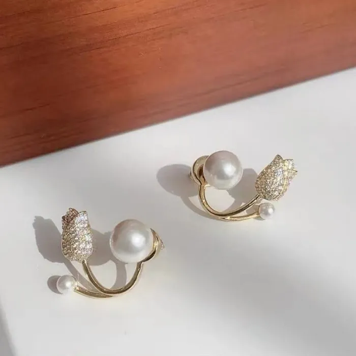 Tulip / pearl - stud earringsEarrings