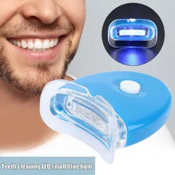 Blanchiment des dents à la lumière LED