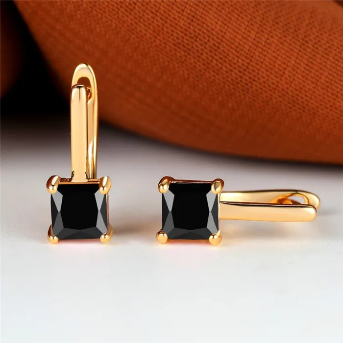 Boucles d'oreilles élégantes en or - avec zircon carré