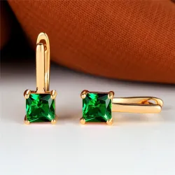 Boucles d'oreilles élégantes en or - avec zircon carré