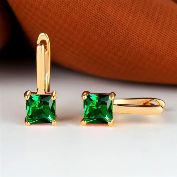 Boucles d'oreilles élégantes en or - avec zircon carré
