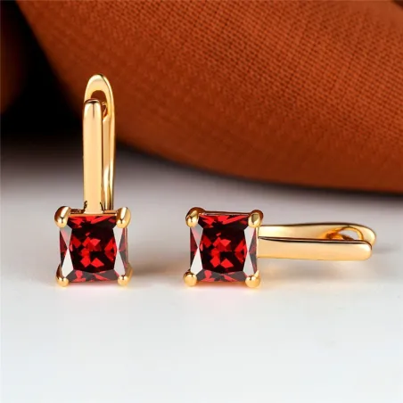 Boucles d'oreilles élégantes en or - avec zircon carré