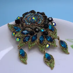 Grande broche fleur en cristal coloré