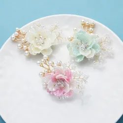 Fleur en cristal avec perles - broche