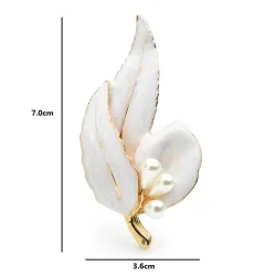 Feuille verte avec perles - broche