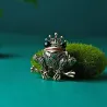 Grenouille couronnée de cristal - broche