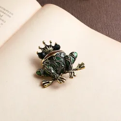 Grenouille couronnée de cristal - broche
