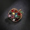 Broche en forme de pomme avec cristaux
