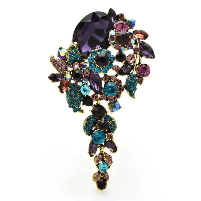Broche élégante avec des fleurs en cristal