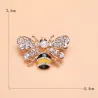 Broche abeille en cristal