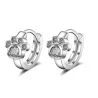 Boucles d'oreilles créoles en argent - motif patte de chat en cristal