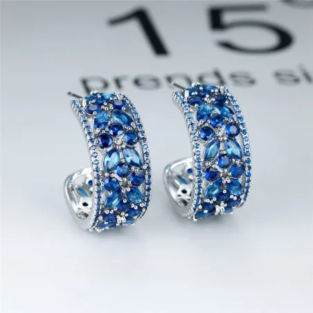 Boucles d'oreilles élégantes en argent - fleurs de cristal