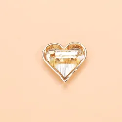 Broche en forme de coeur classique