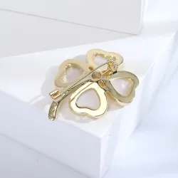 Broche trèfle à quatre feuilles - coquillage / cristal