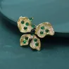 Broche en forme de papillon avec cristaux