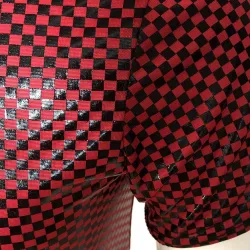 T-shirt brillant à manches courtes