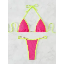 Ensemble bikini sexy - avec des décorations en métal