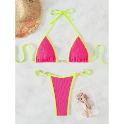 Ensemble bikini sexy - avec des décorations en métal
