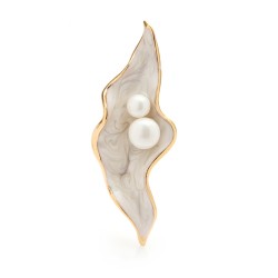 Pearl shell - with pearls - broochBrooches