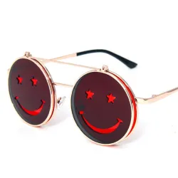 Lunettes de soleil mode - verres rabattables - visage souriant