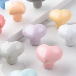 Poignées de meubles en forme de coeur - boutons en céramique