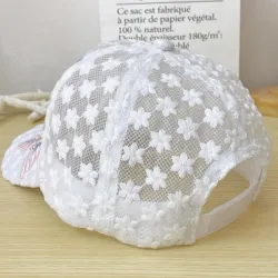 Casquette fine dentelle - fleurs / feuilles brodées