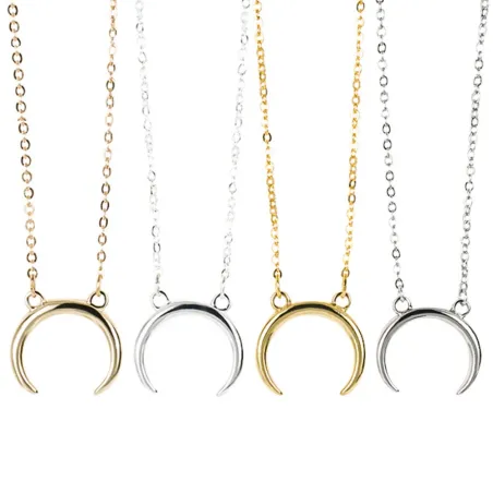 Collier pendentif demi-lune