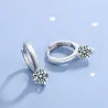 Petites boucles d'oreilles rondes avec cristaux blancs