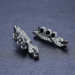 Boucles d'oreilles élégantes en argent - zircon blanc / cristaux noirs