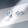 Petites boucles d'oreilles rondes en argent - patte d'animal cristal bleu