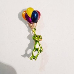 Grenouille verte avec ballons colorés - broche