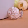Broche escargot en cristal