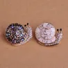 Broche escargot en cristal