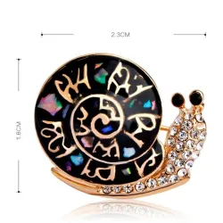 Broche escargot en cristal