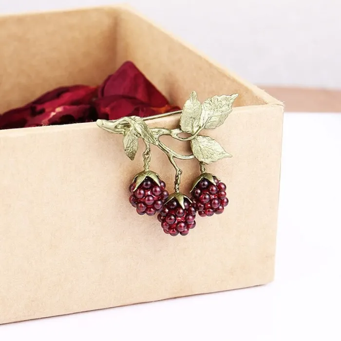 Broche fruit design grenade