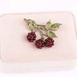 Broche fruit design grenade