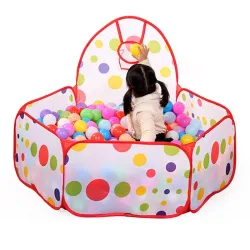 Piscine pour enfants - salle de jeux