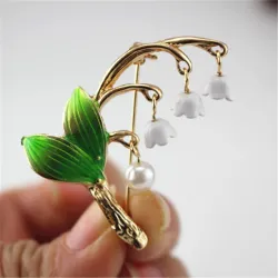 Lily de la vallée & perle - broche