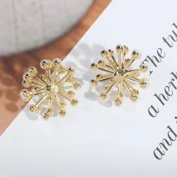Pearl flower - small stud earringsEarrings