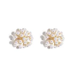 Pearl flower - small stud earringsEarrings