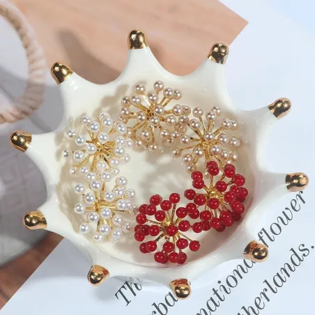 Fleur perle - petites boucles d'oreilles