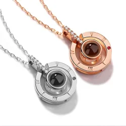 Pendentif avec projection de 100 langues J'aime VOUS rose & collier argent