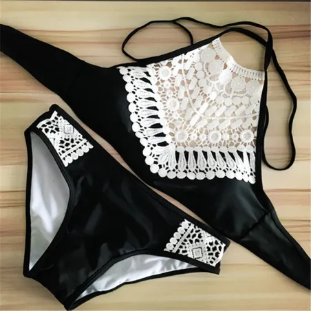 Ensemble de bikini en dentelle avec poussée