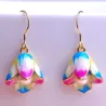 Fleurs de porcelaine & perles - boucles d'oreilles longues