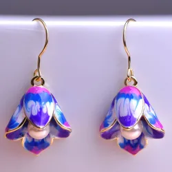 Fleurs de porcelaine & perles - boucles d'oreilles longues