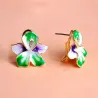 Boucles d'oreilles avec des cristaux de fleurs